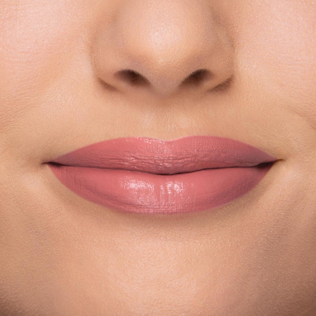 LADY BOLD LIPSTICK  (LABIAL CREMOSO)